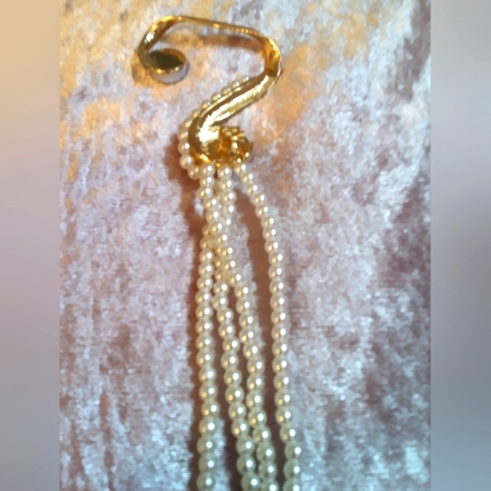 Ear cuff